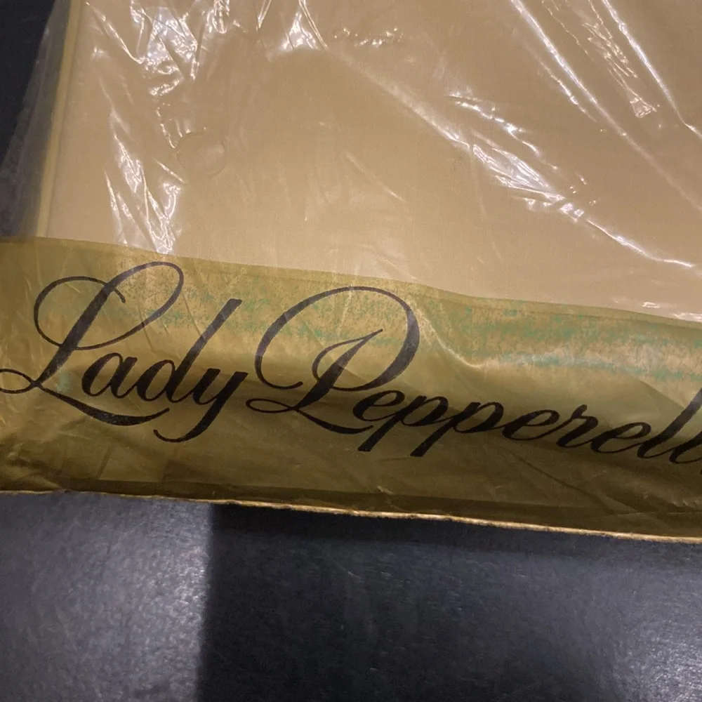 VTG Lady Pepperell Miralux permanent press yellow w/ stripes flat sheet double